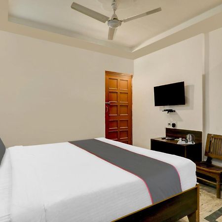 Collection O Premier Near Hazratganj Hotel Lucknow Bagian luar foto