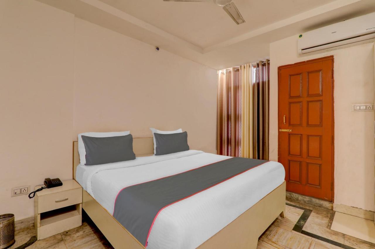 Collection O Premier Near Hazratganj Hotel Lucknow Bagian luar foto