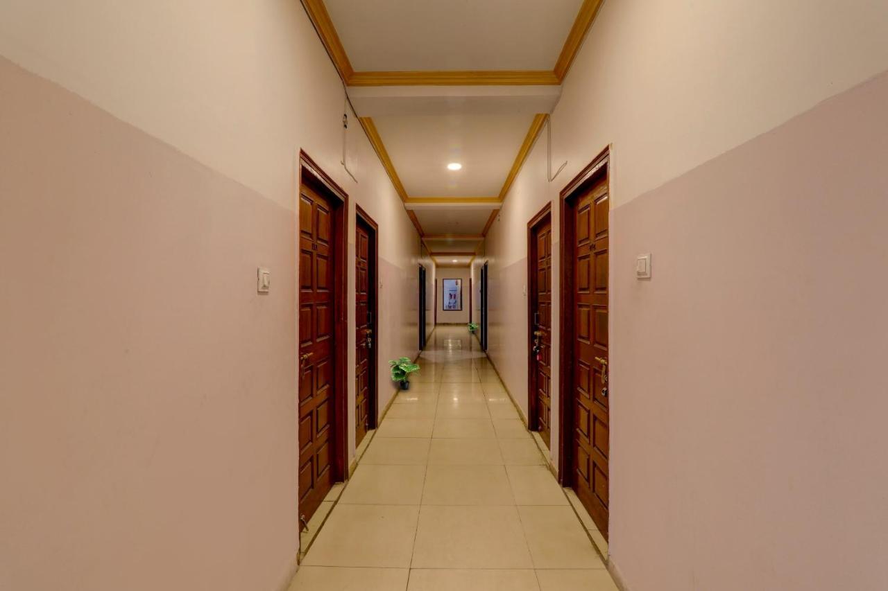 Collection O Premier Near Hazratganj Hotel Lucknow Bagian luar foto