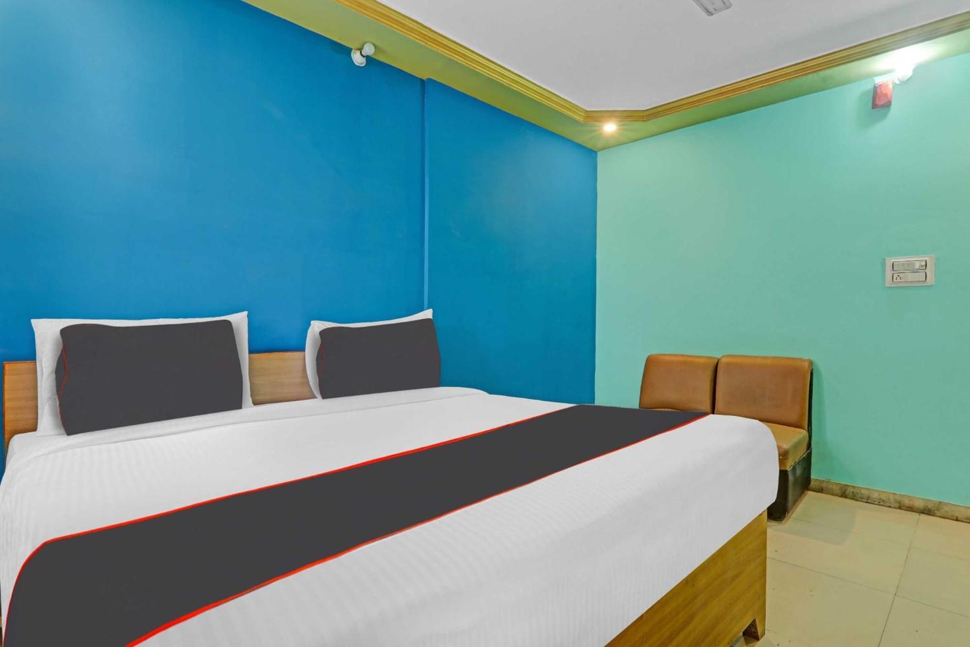 Collection O Premier Near Hazratganj Hotel Lucknow Bagian luar foto