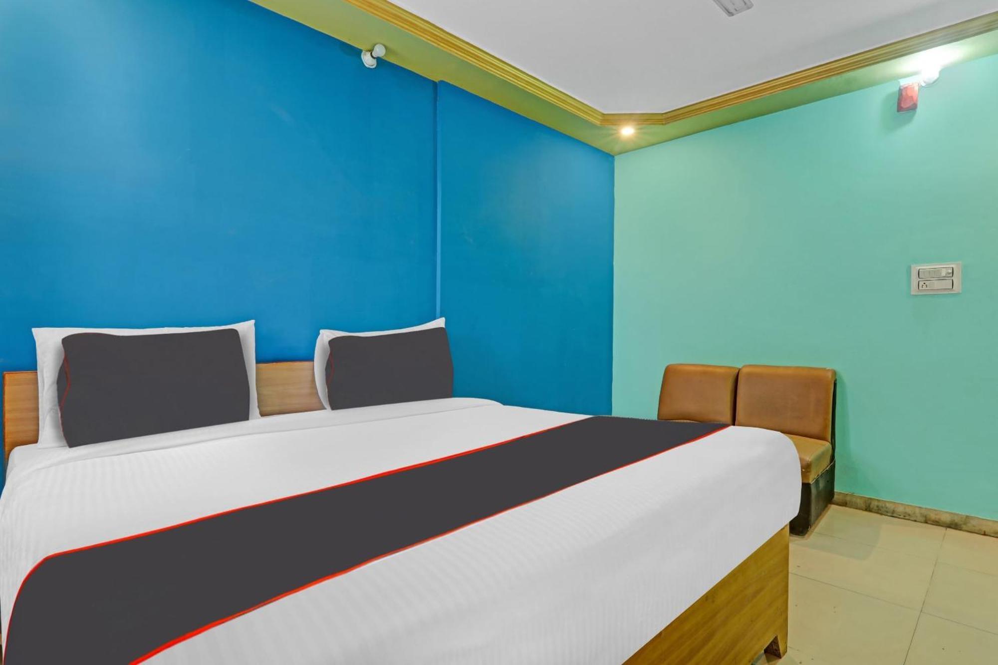 Collection O Premier Near Hazratganj Hotel Lucknow Bagian luar foto